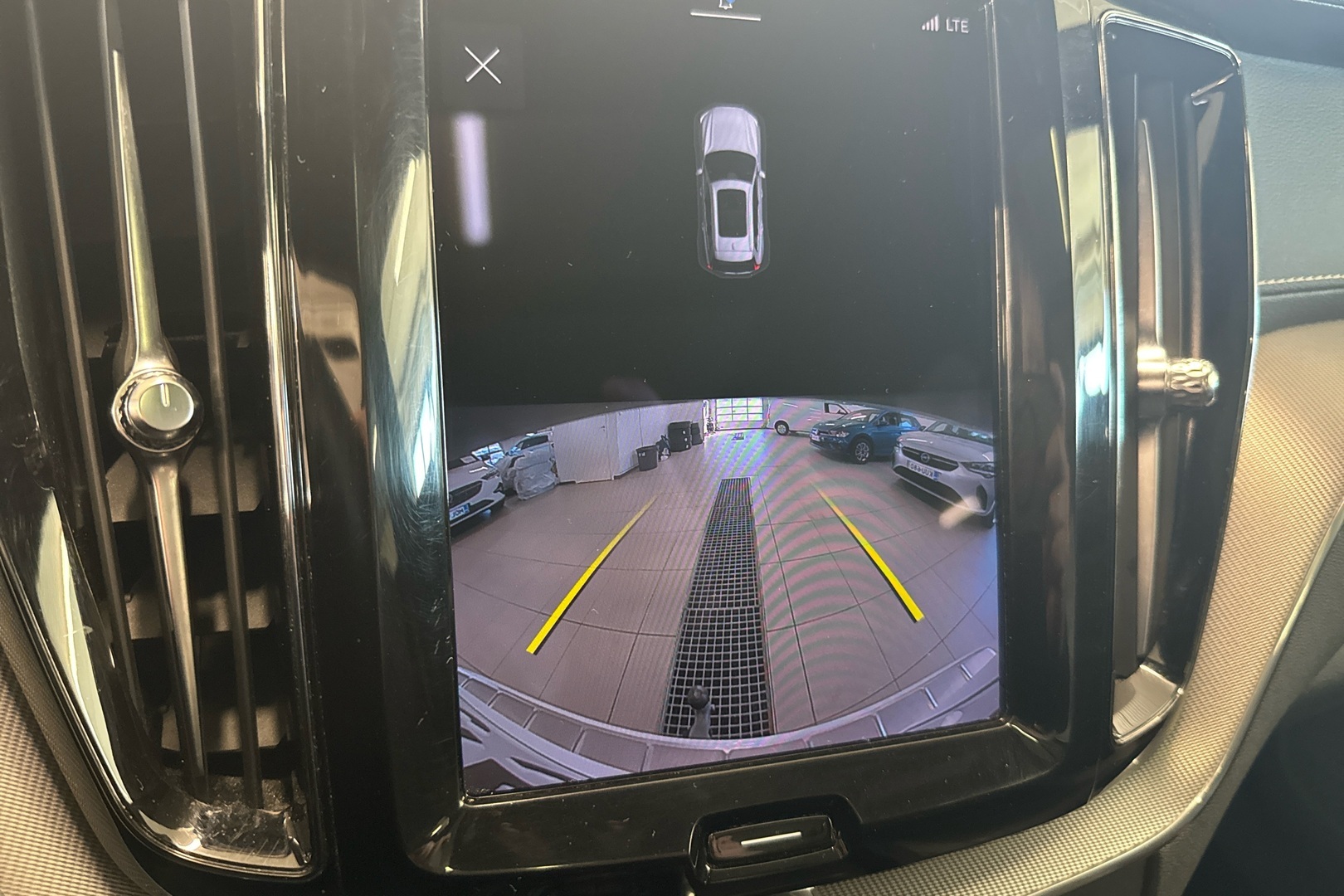 VOLVO XC60 2022