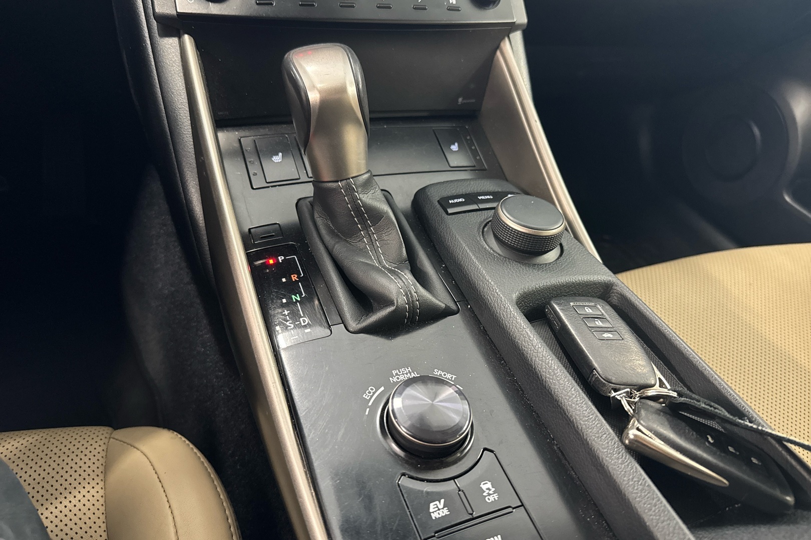 LEXUS IS 2013
