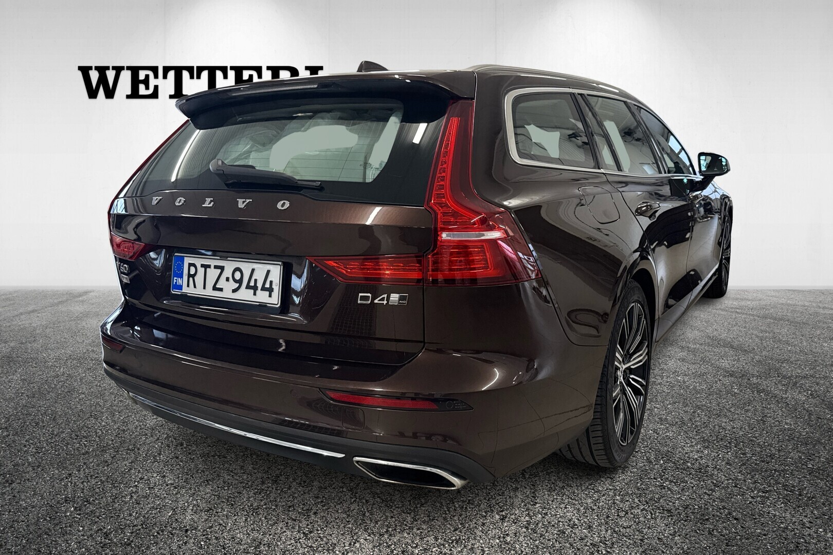 VOLVO V60 3