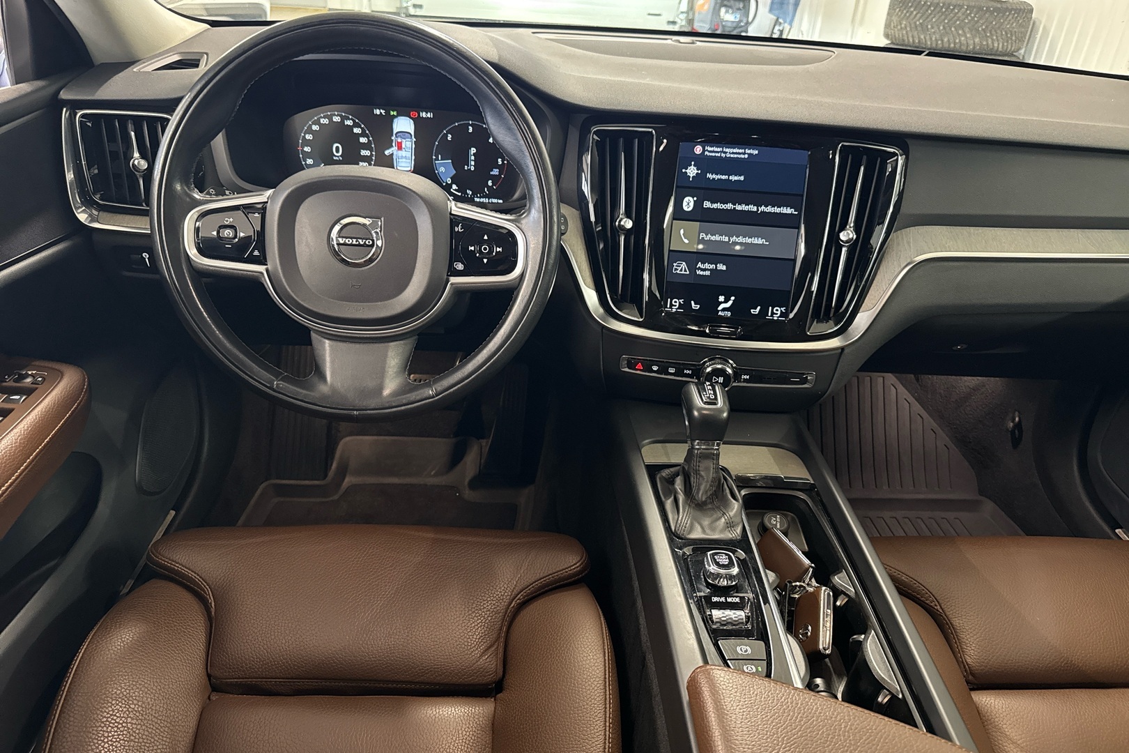 VOLVO V60 9