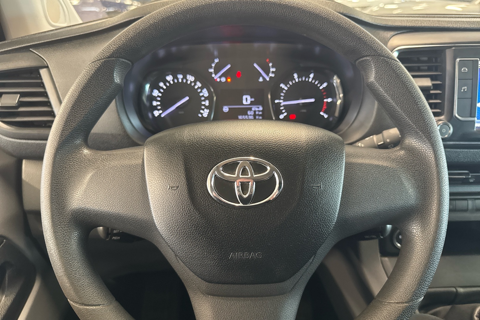 TOYOTA Proace 2016