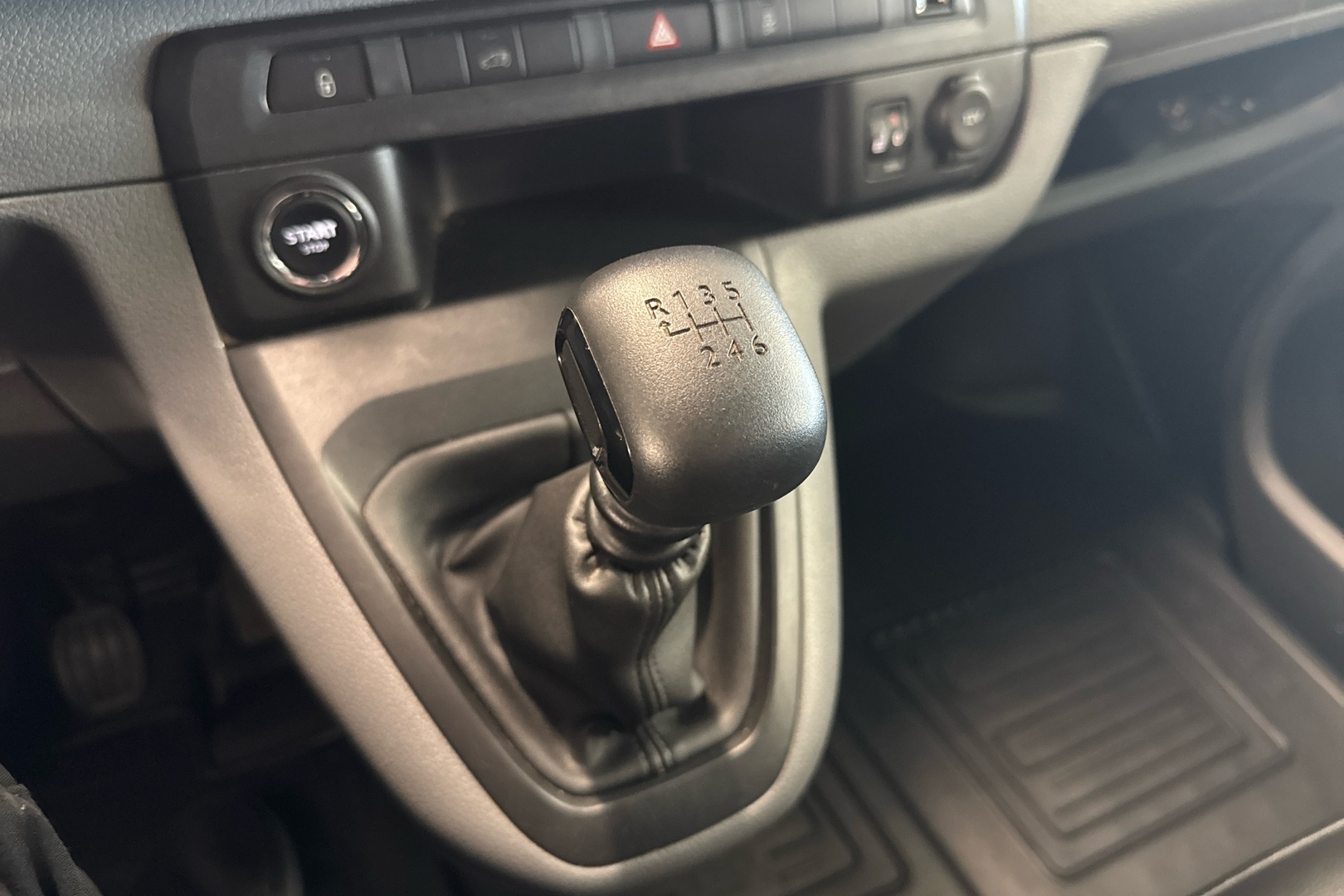 TOYOTA Proace 2016