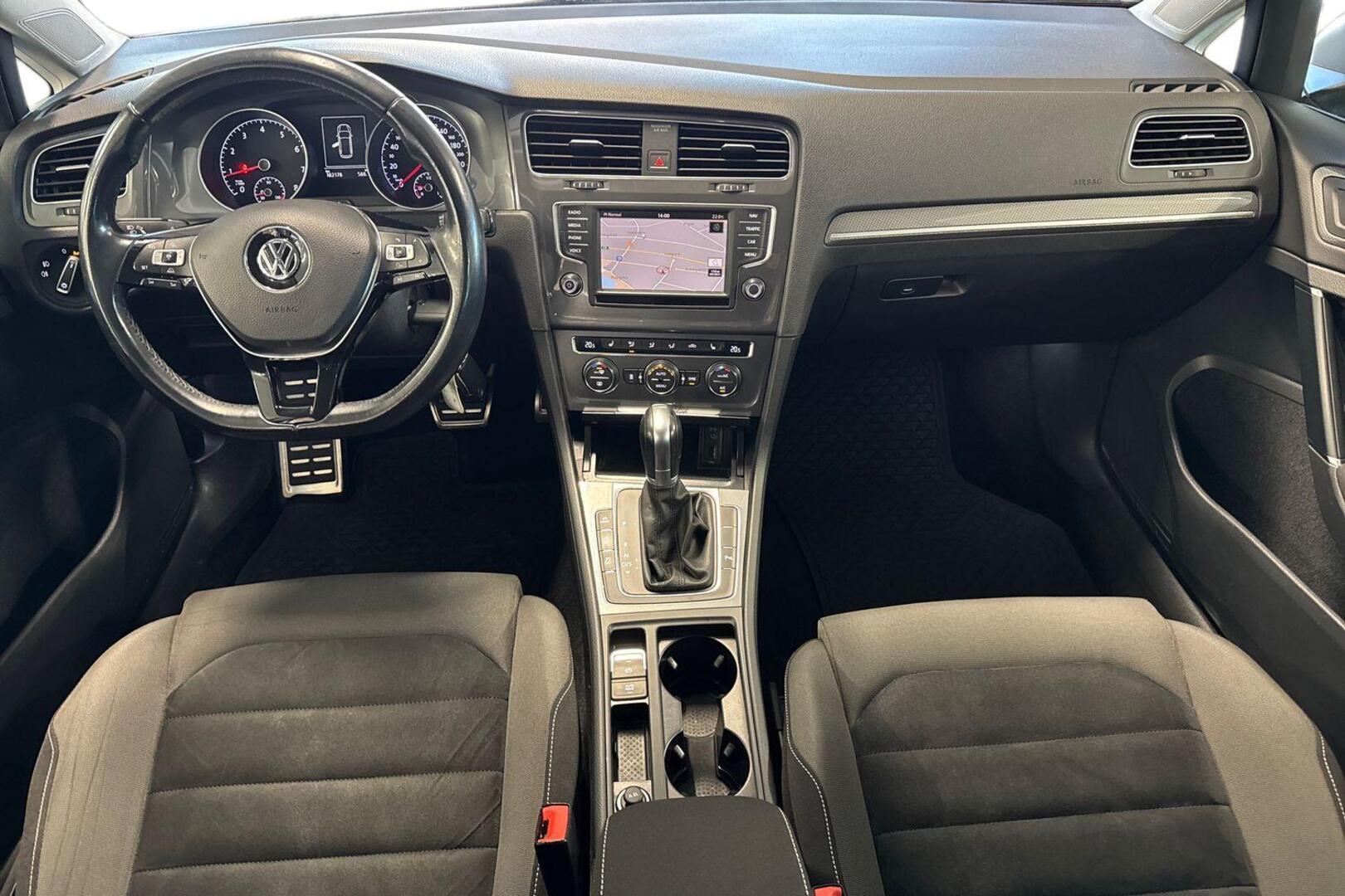 VOLKSWAGEN Golf 10