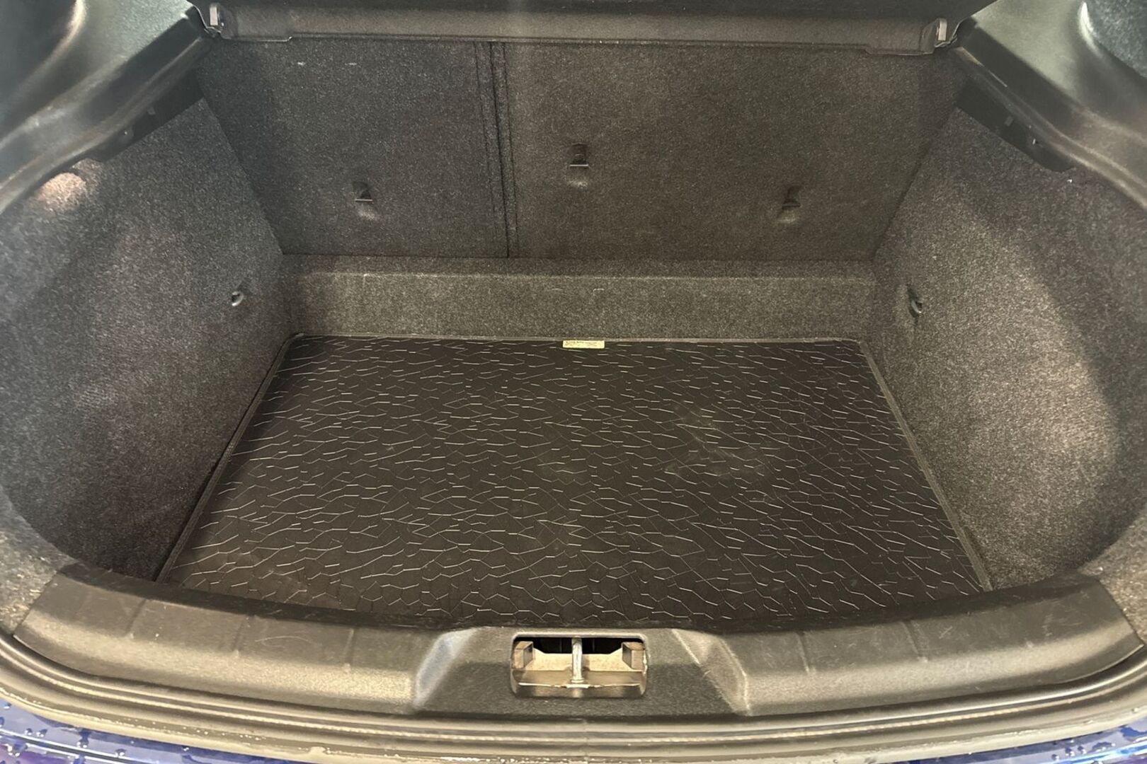 VOLVO V40 12