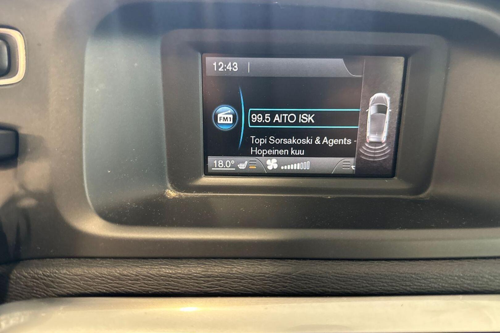 VOLVO V40 16