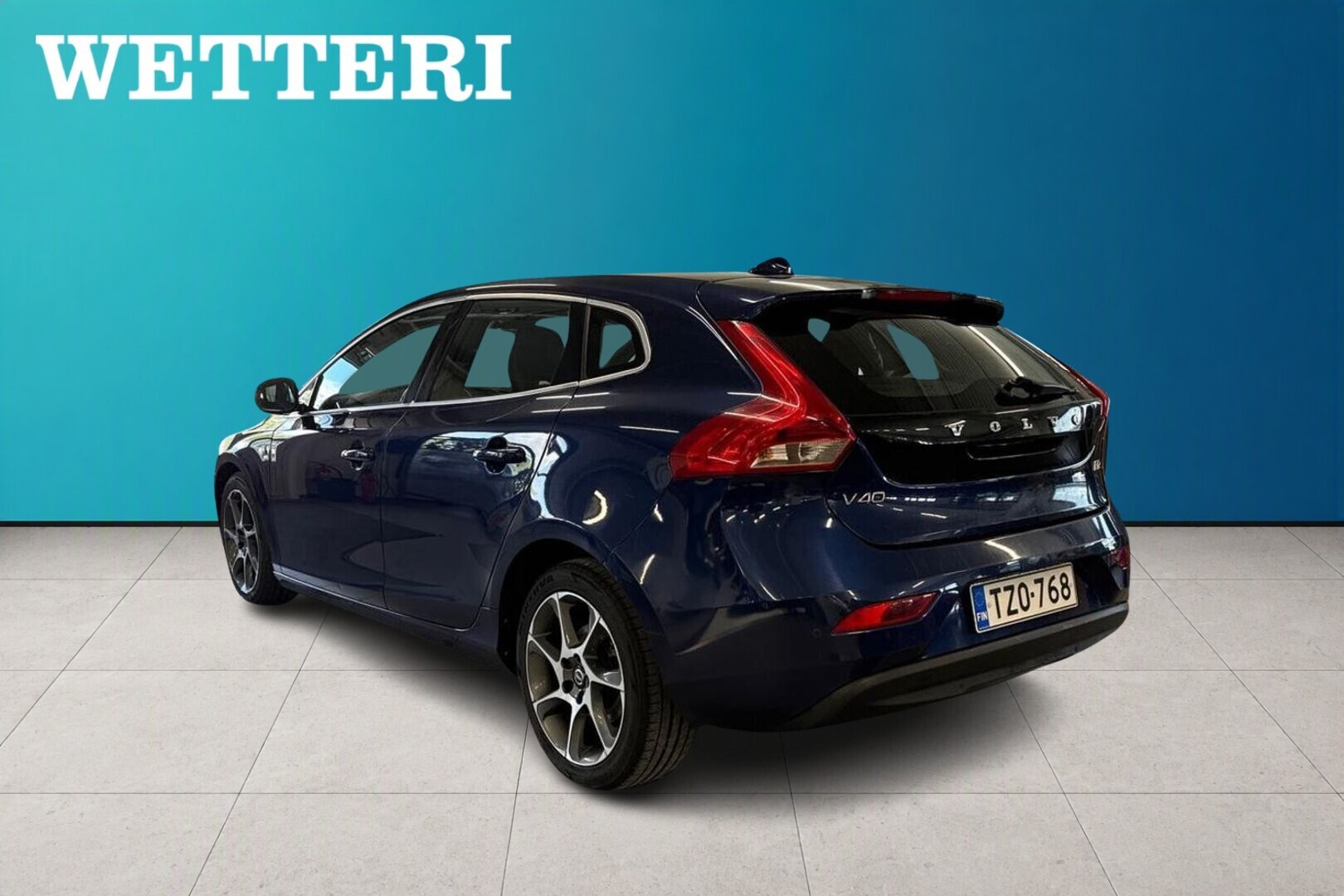 VOLVO V40 7