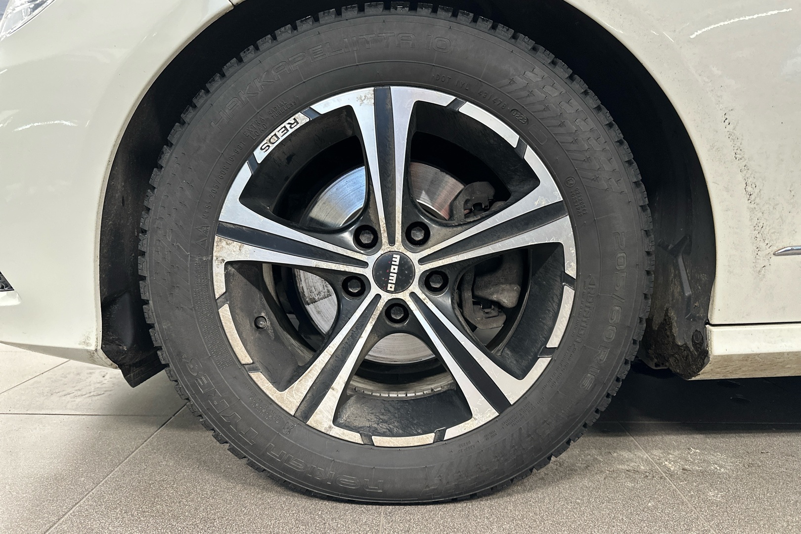 MERCEDES-BENZ E 2011