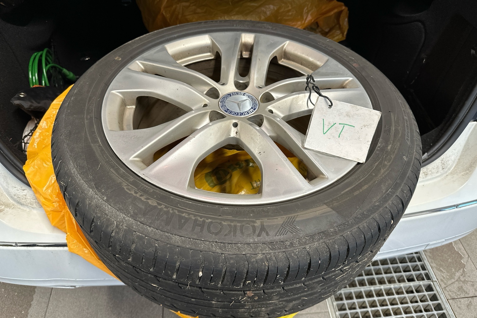 MERCEDES-BENZ E 2011