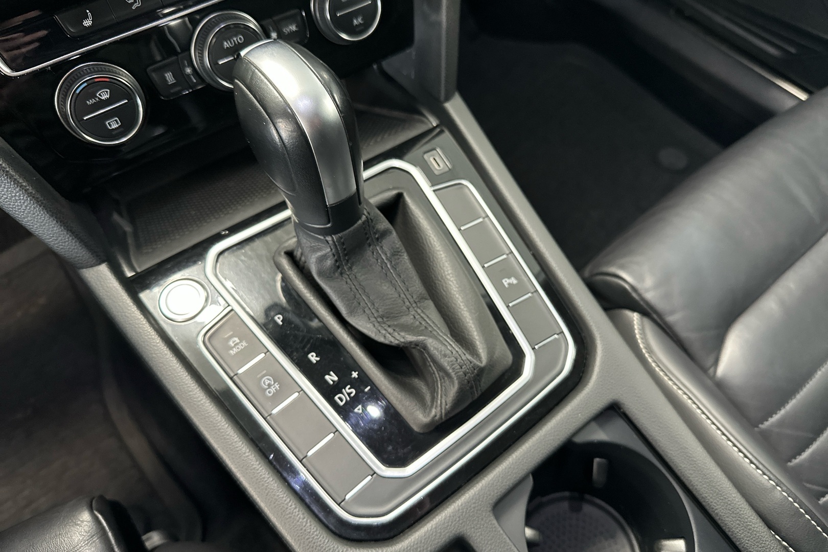 VOLKSWAGEN Passat 2020