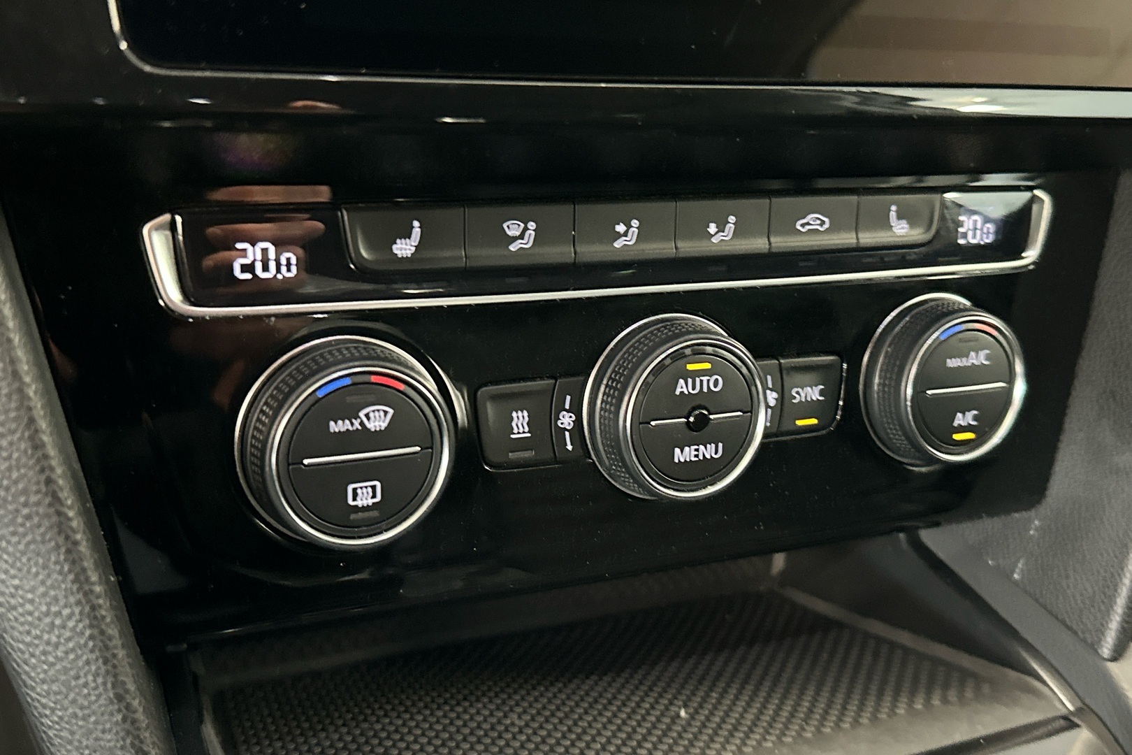 VOLKSWAGEN Passat 2020