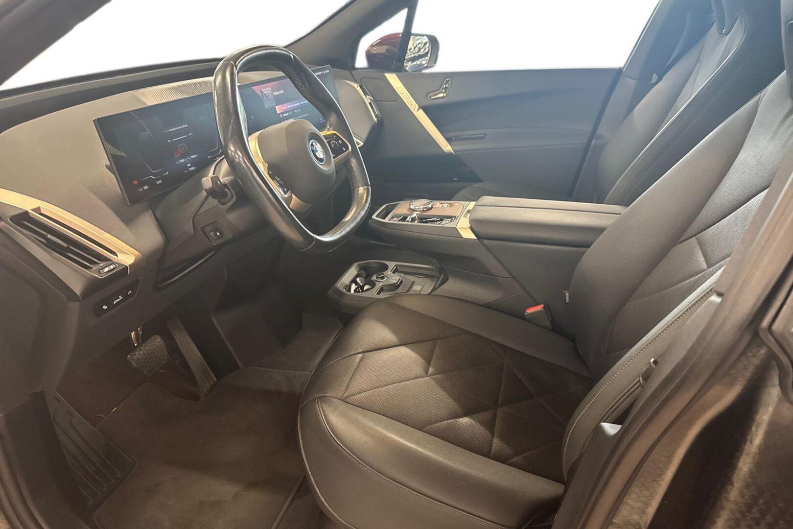 BMW iX 8