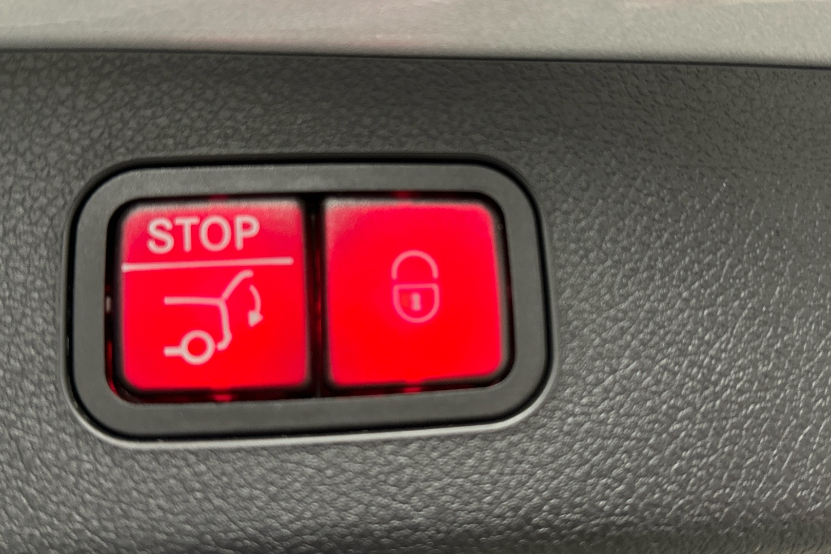 MERCEDES-BENZ E 2024