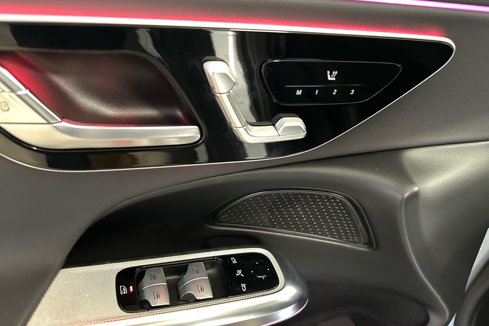 MERCEDES-BENZ E 2024