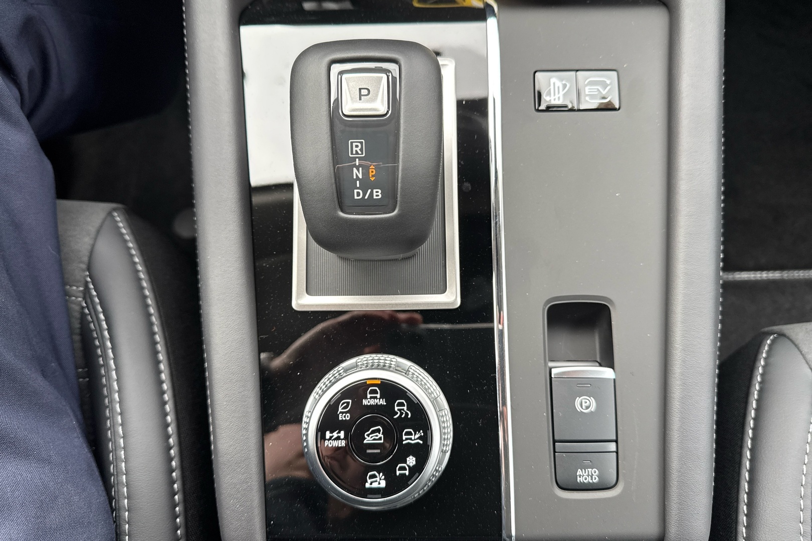 MITSUBISHI Outlander 2025