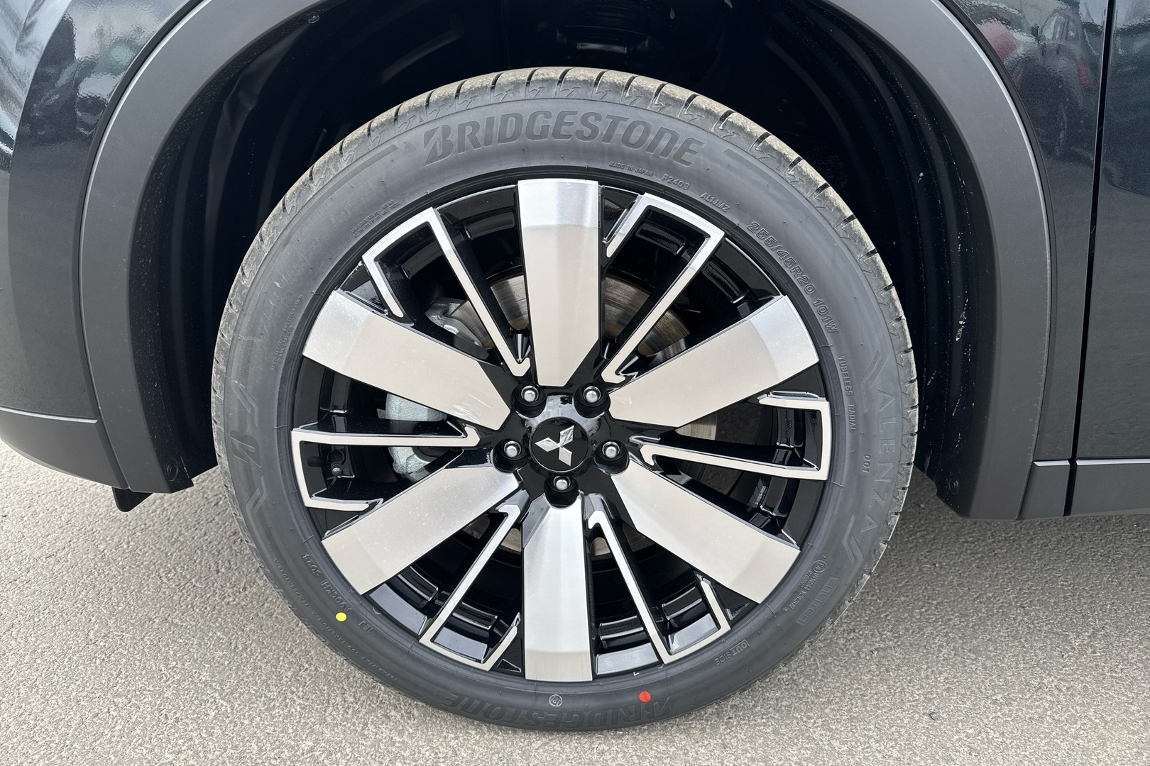 MITSUBISHI Outlander 2025