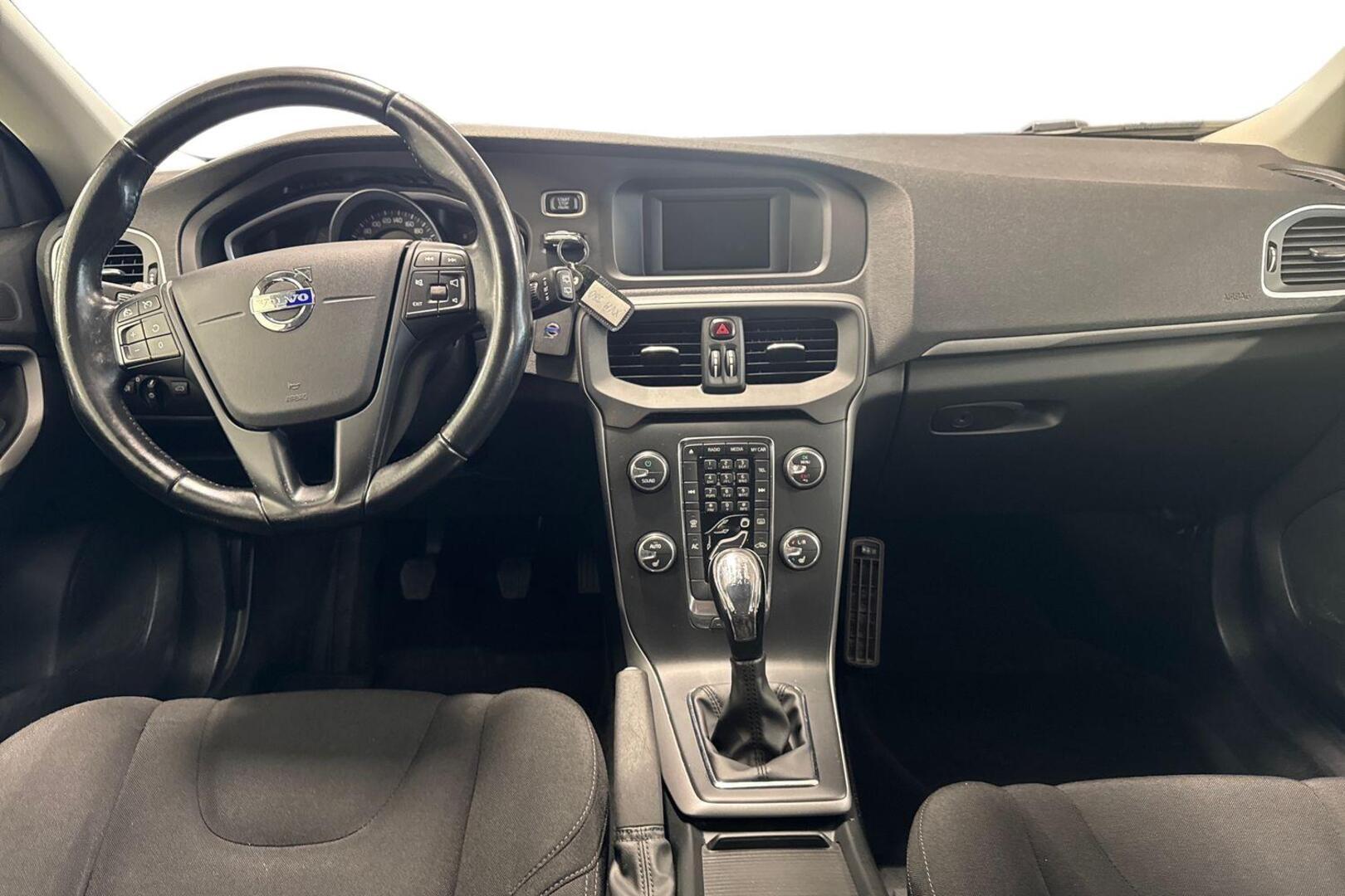VOLVO V40 2014