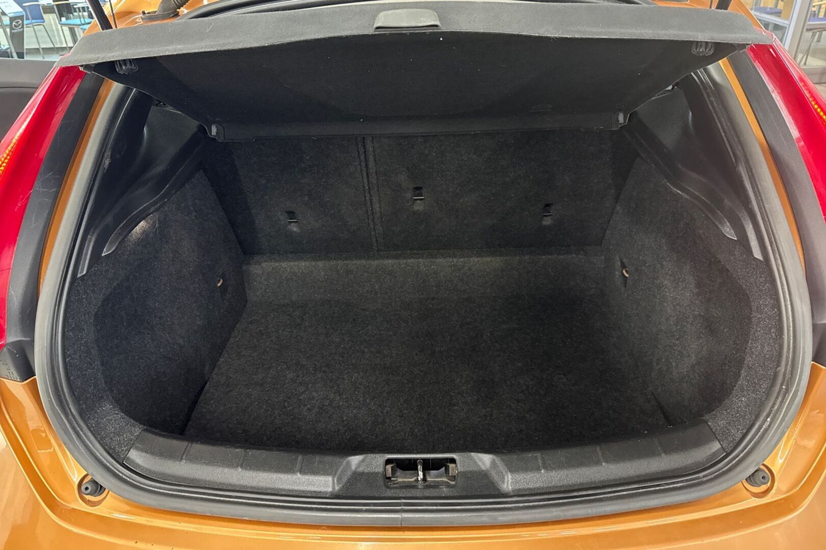 VOLVO V40 2014