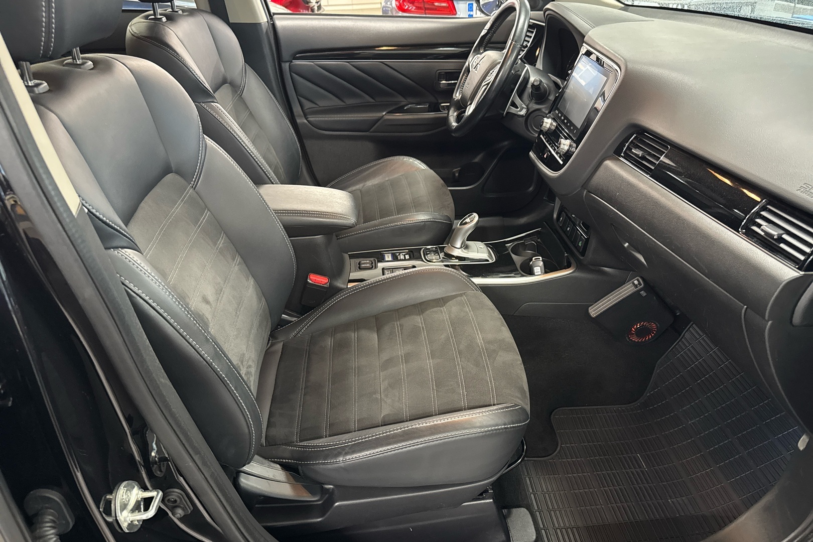 MITSUBISHI Outlander PHEV 2021