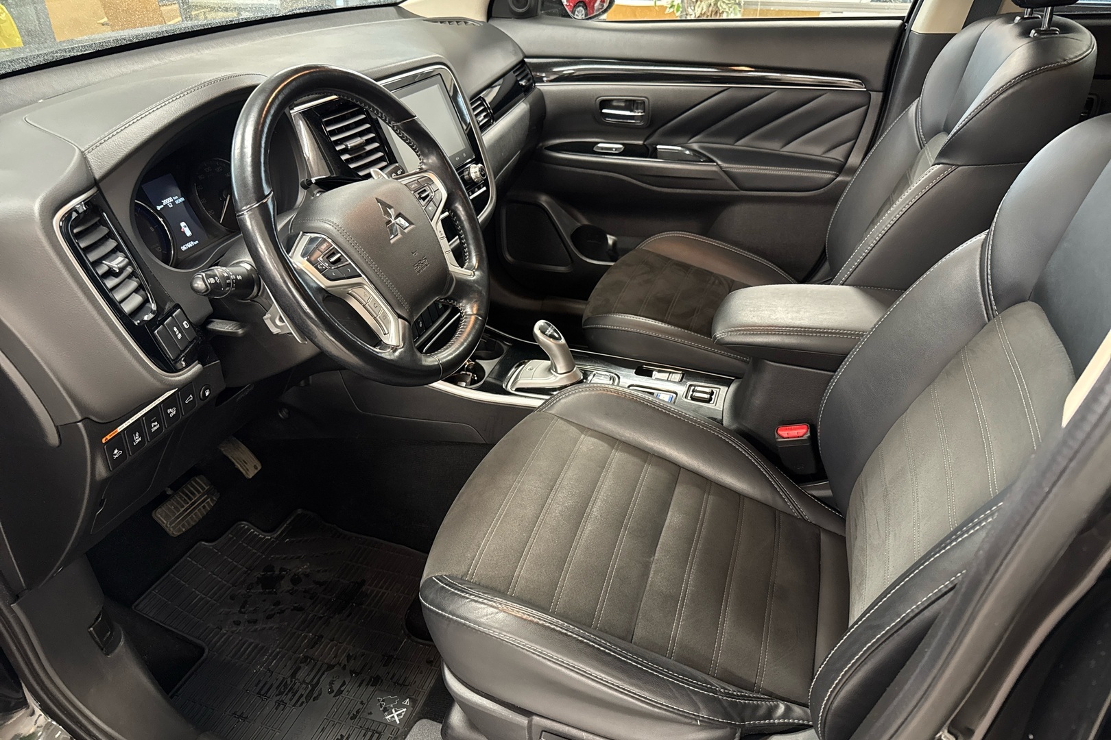 MITSUBISHI Outlander PHEV 2021