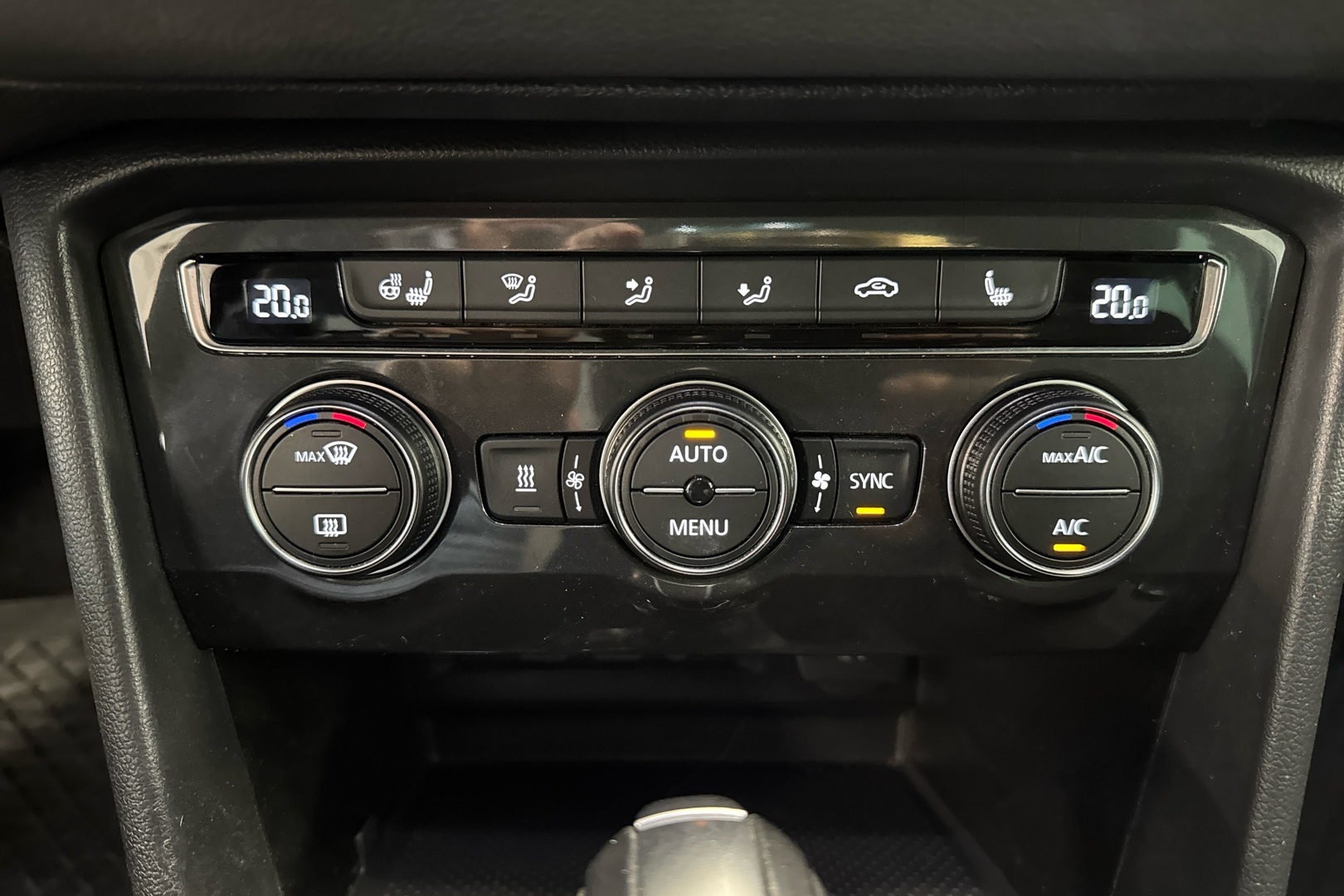VOLKSWAGEN Tiguan 2020