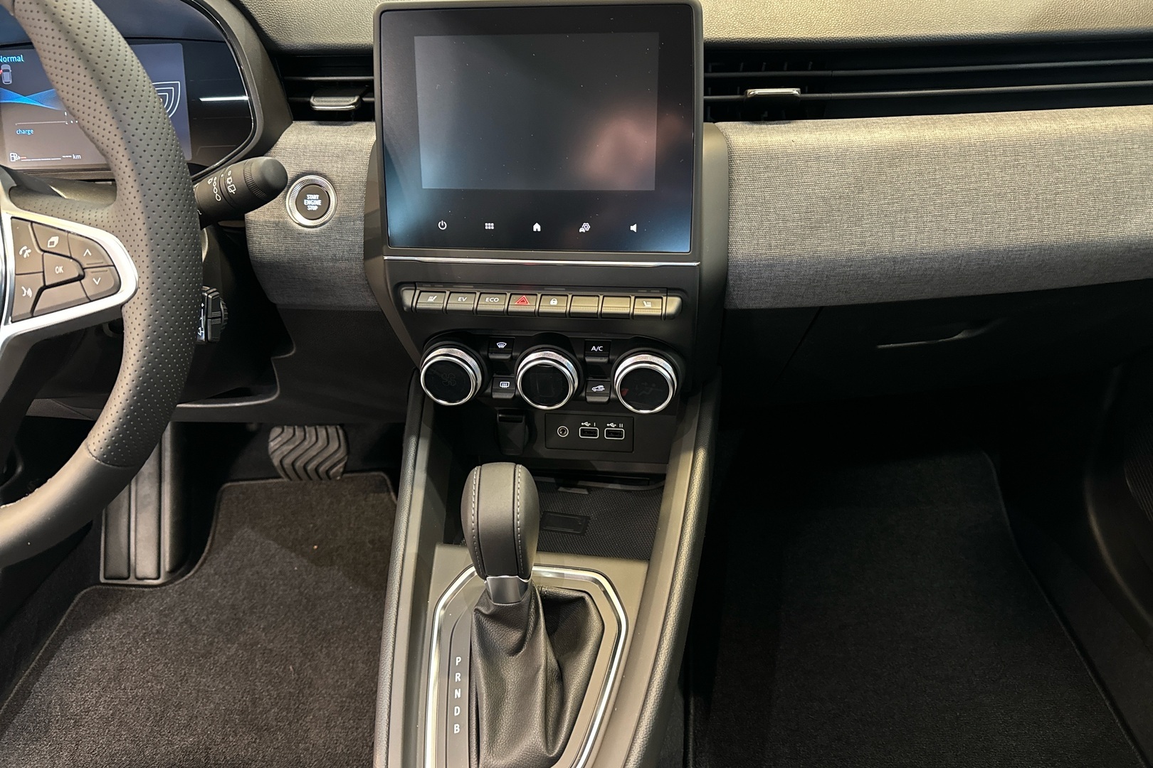 MITSUBISHI Colt 2024