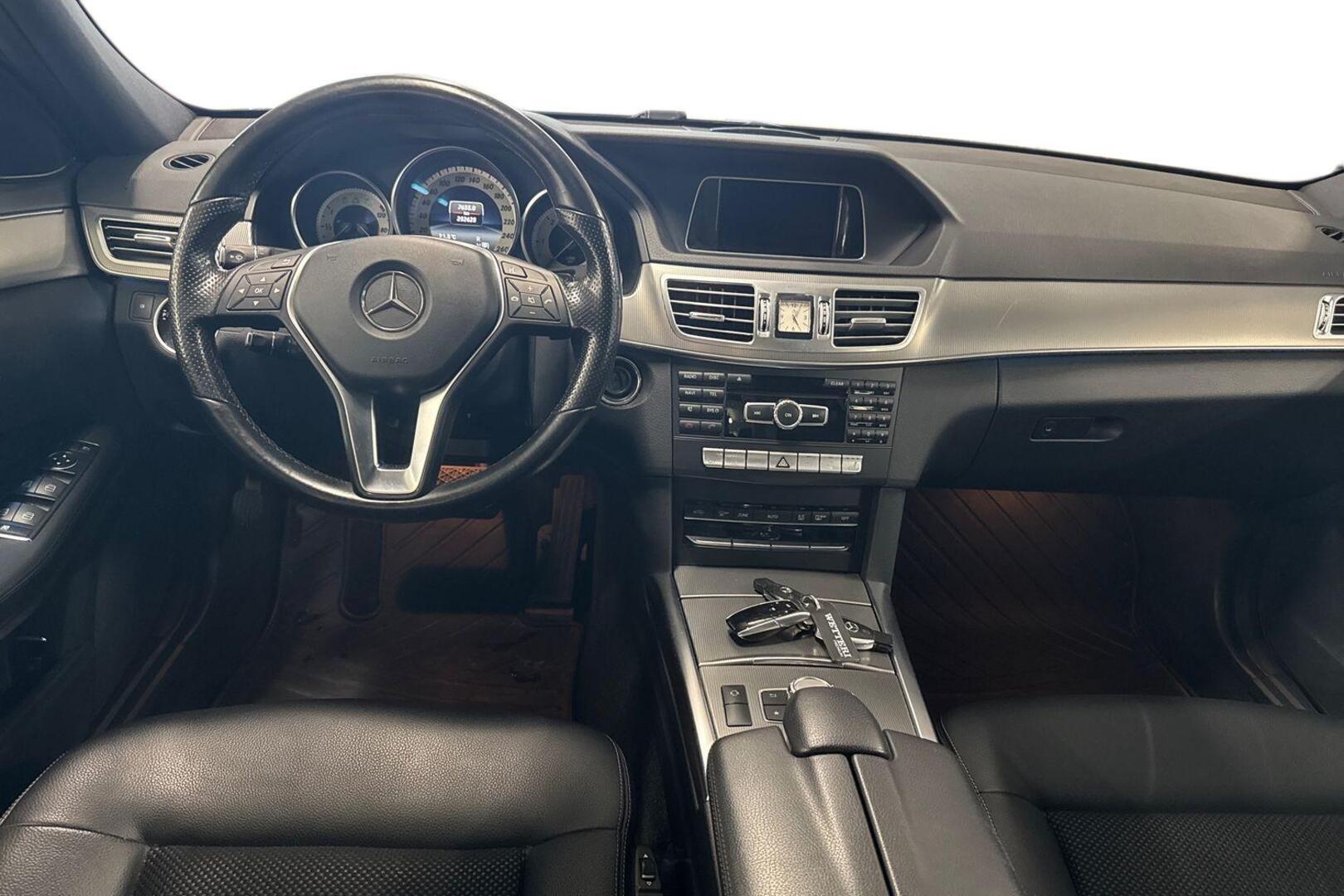 MERCEDES-BENZ E 10