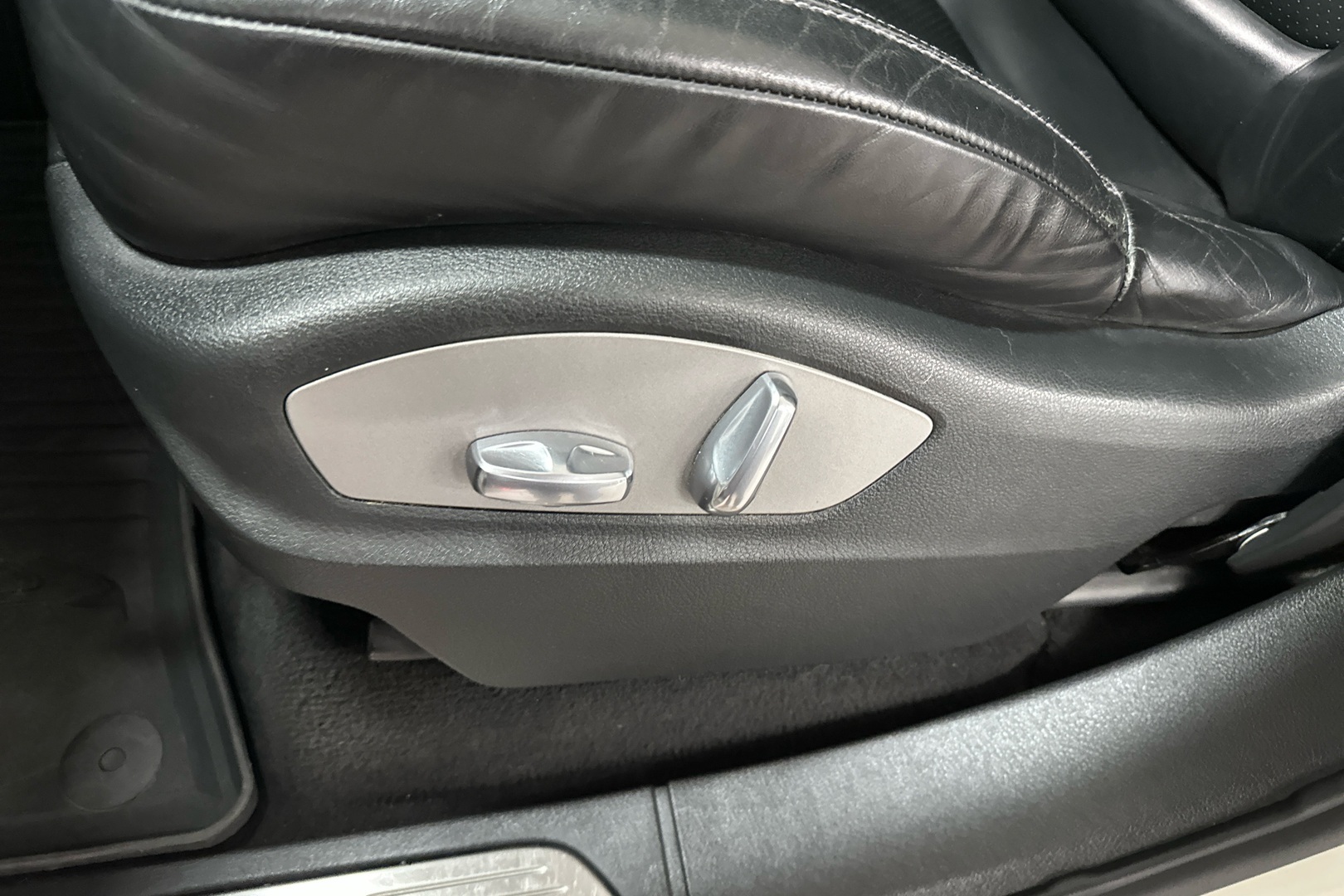 PORSCHE Cayenne 2011