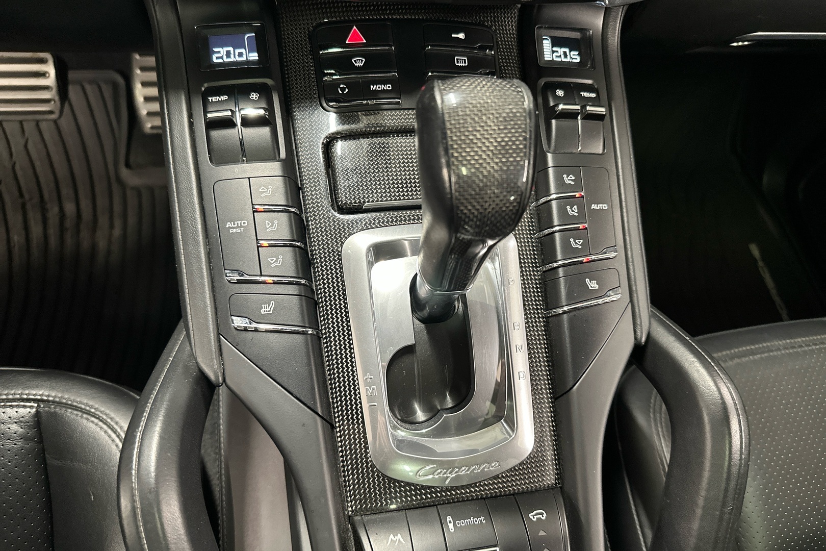 PORSCHE Cayenne 2011