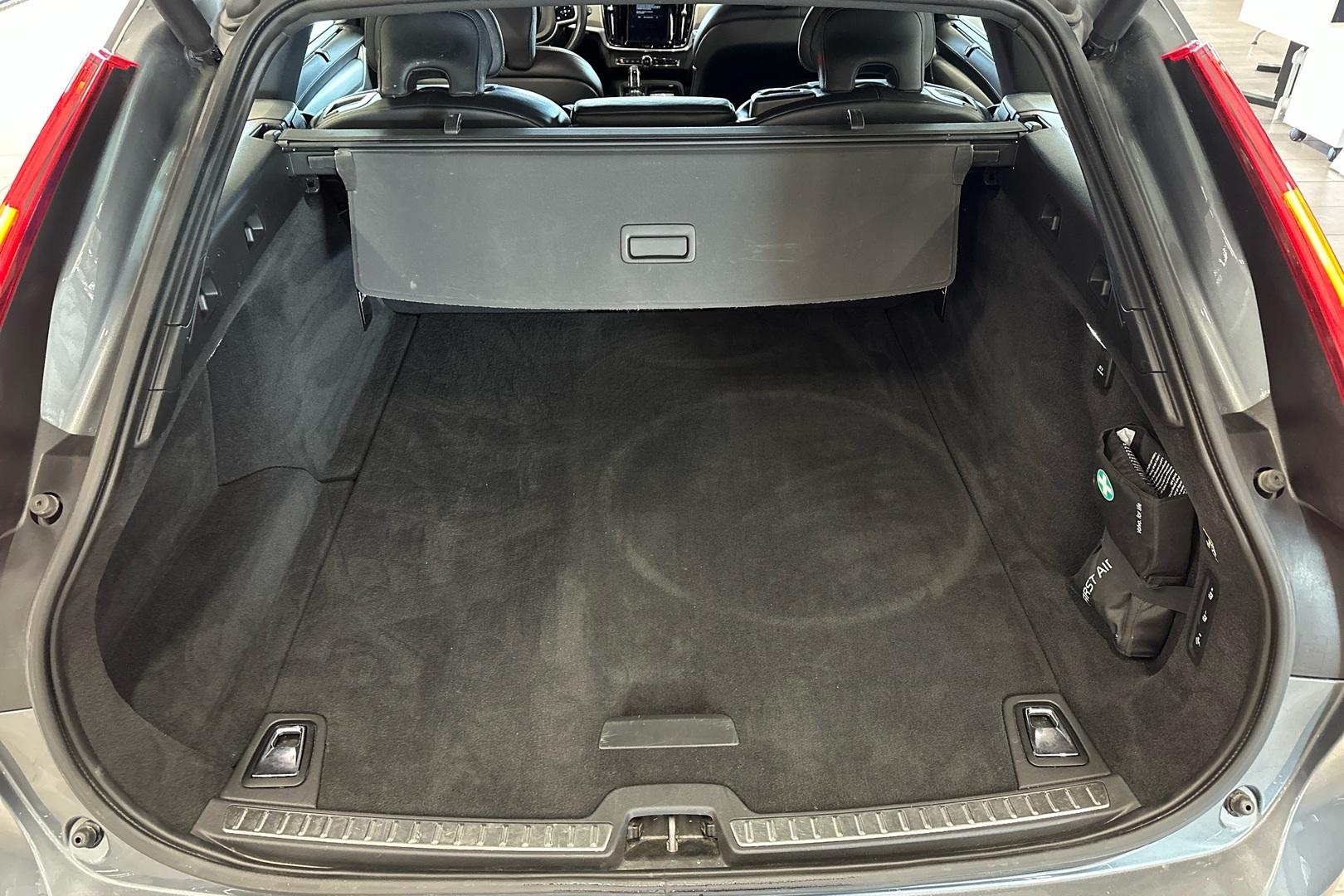 VOLVO V90 2019