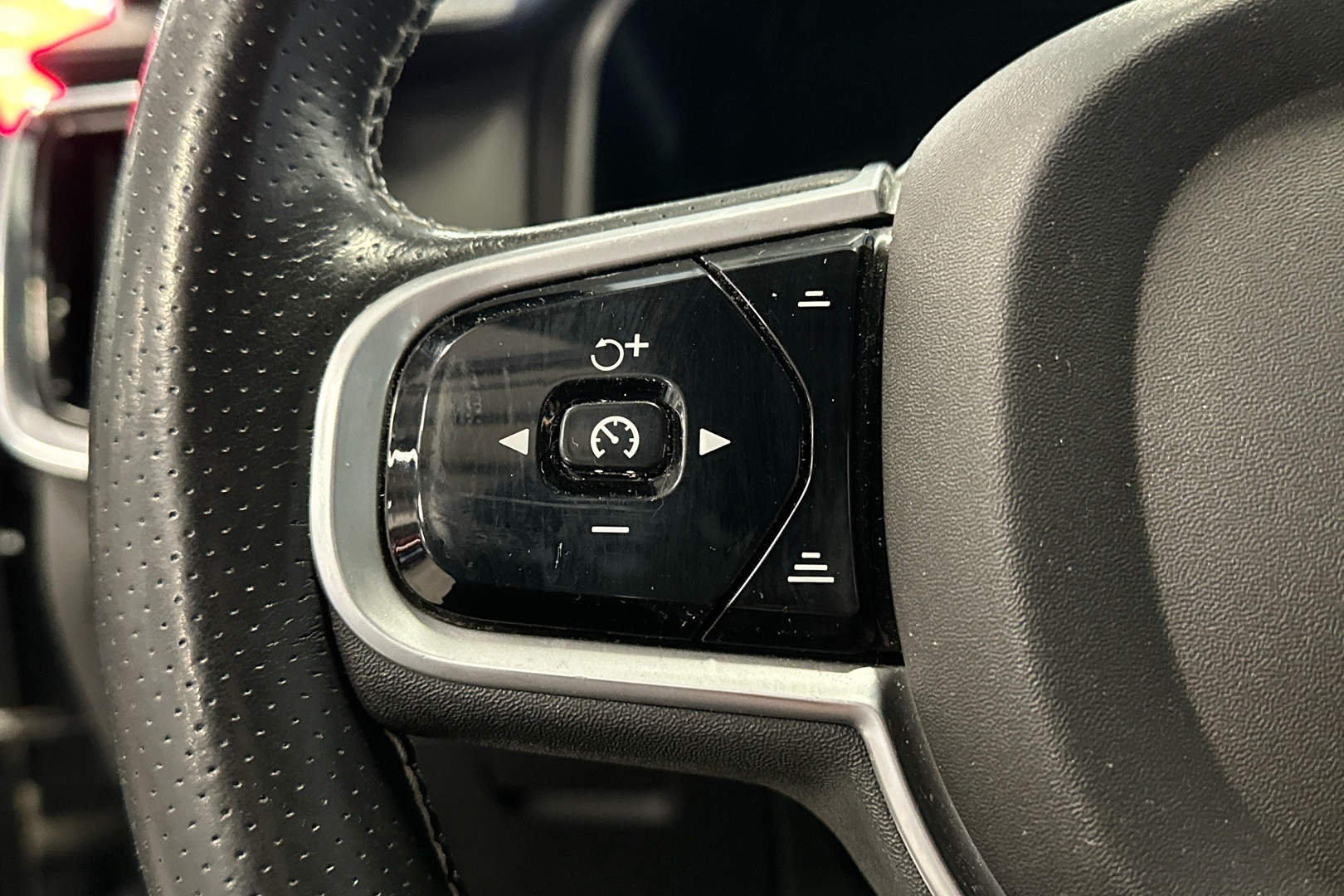 VOLVO V90 2019