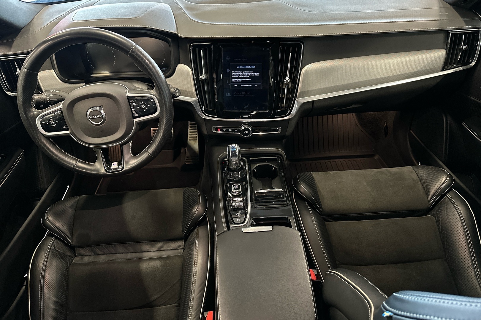 VOLVO V90 2019