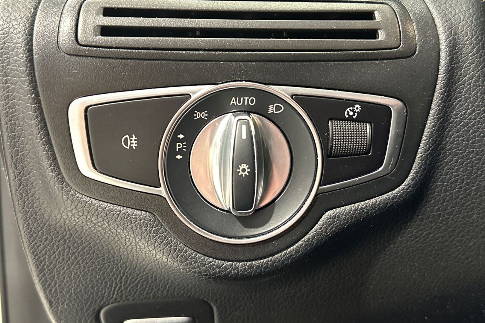 MERCEDES-BENZ C 2020