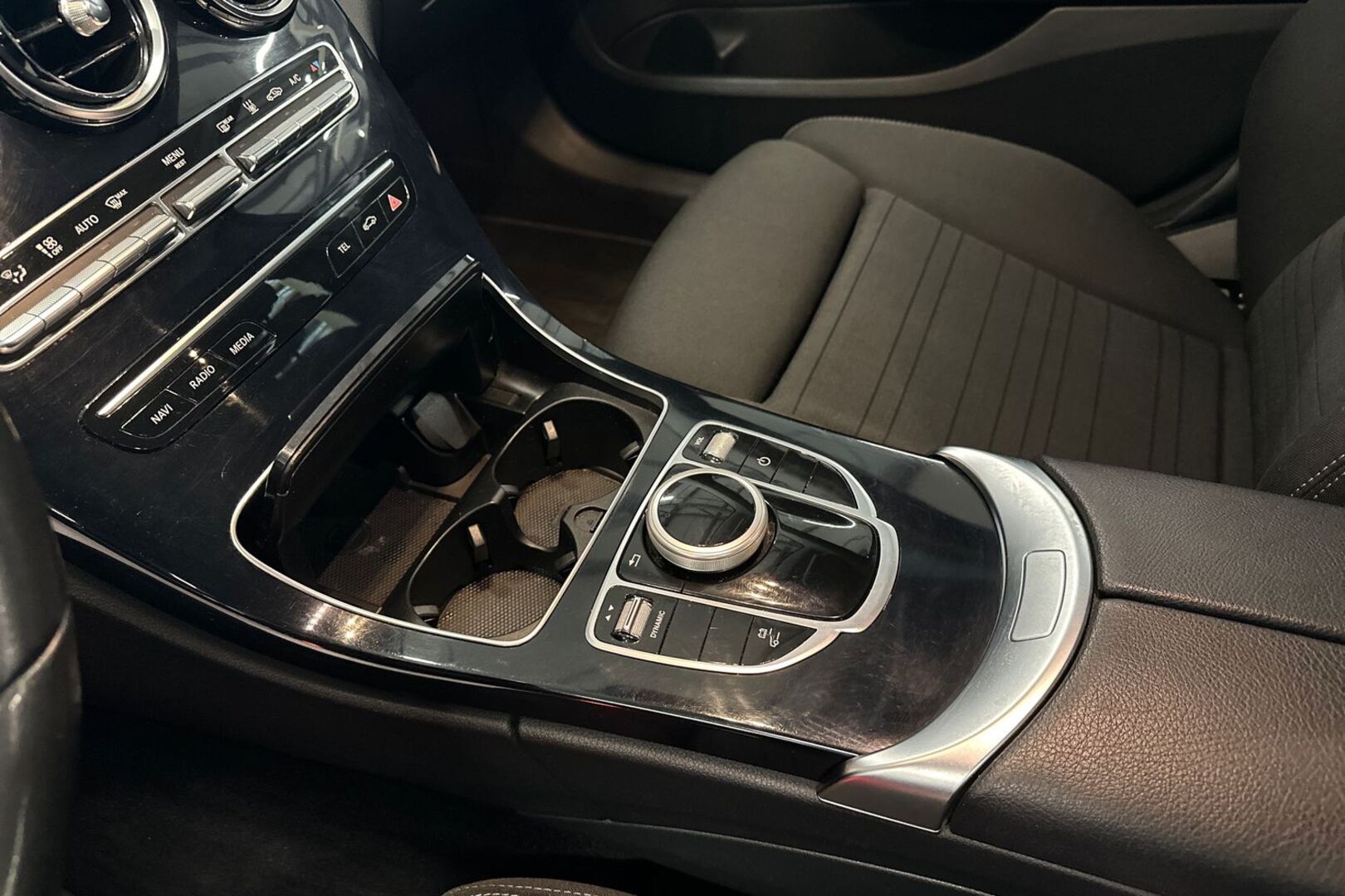 MERCEDES-BENZ C 2020