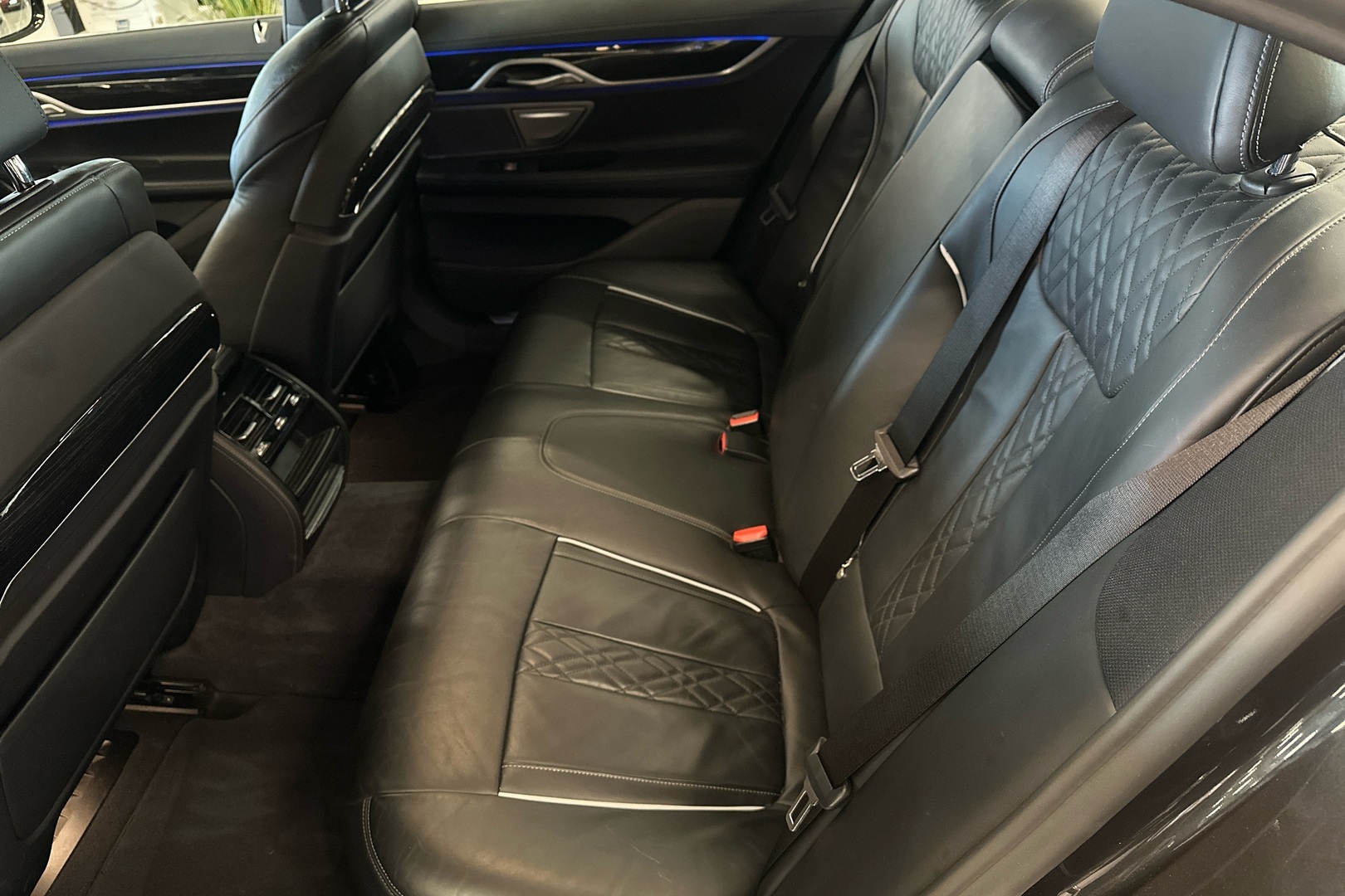 BMW 745 2020