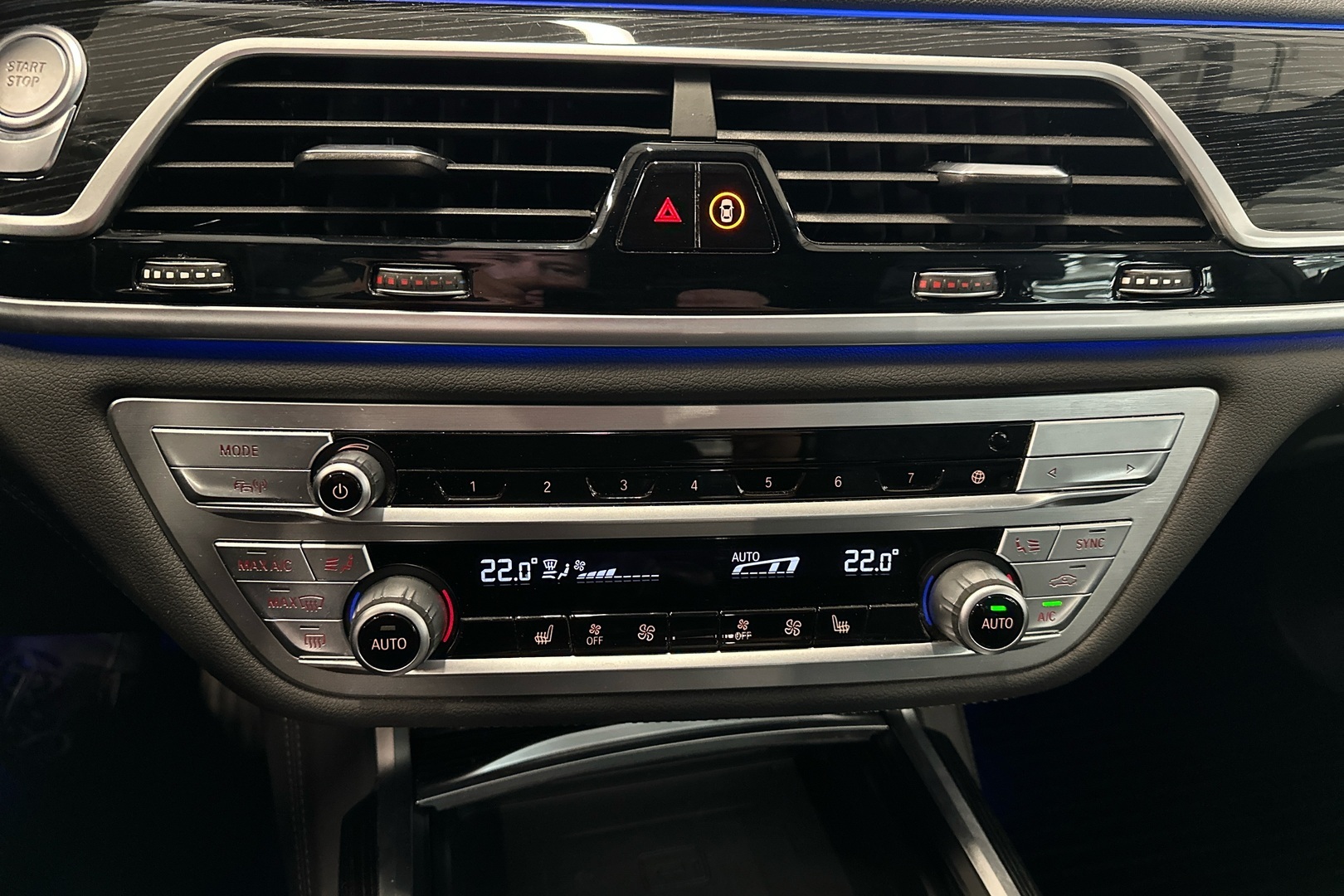 BMW 745 2020