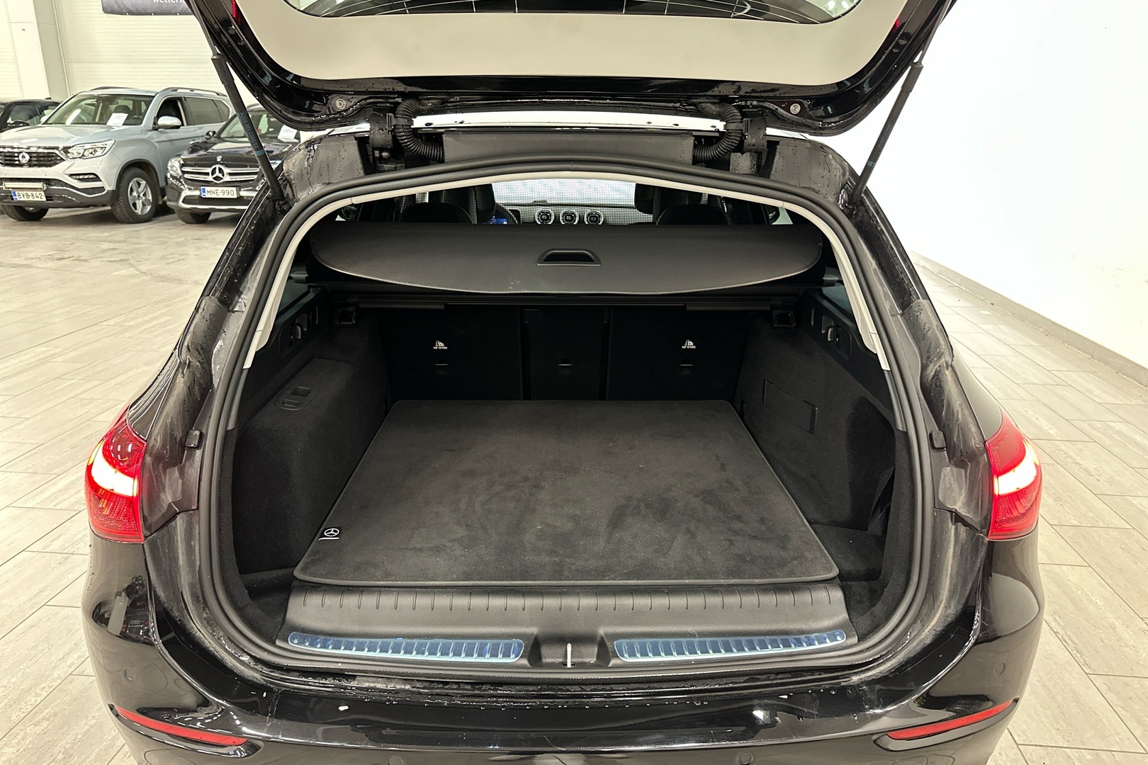 MERCEDES-BENZ C 2024