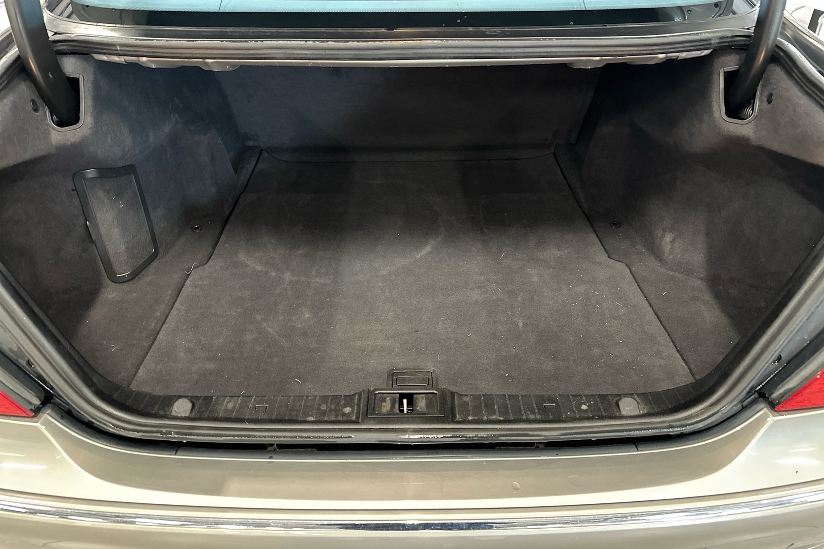 MERCEDES-BENZ E 2004