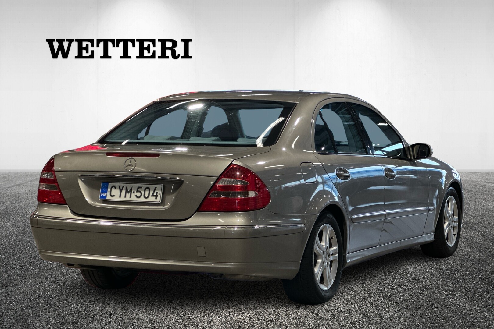 MERCEDES-BENZ E 2004