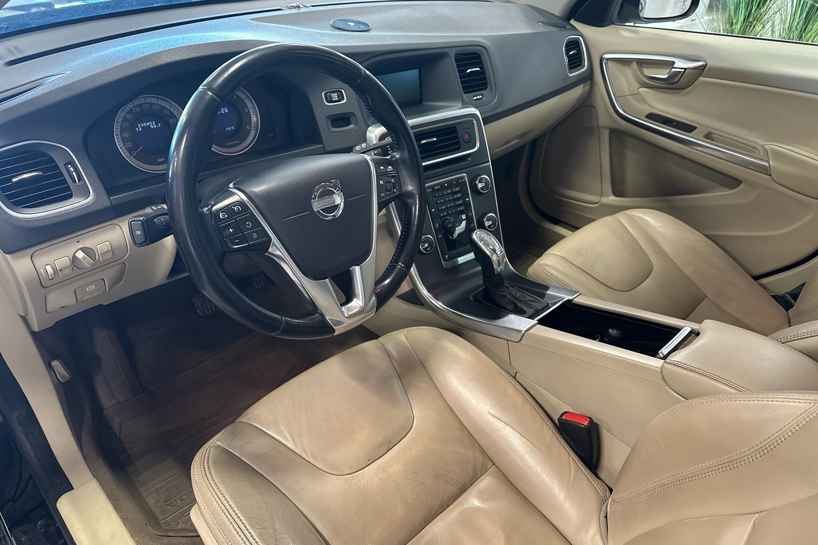 VOLVO V60 2012
