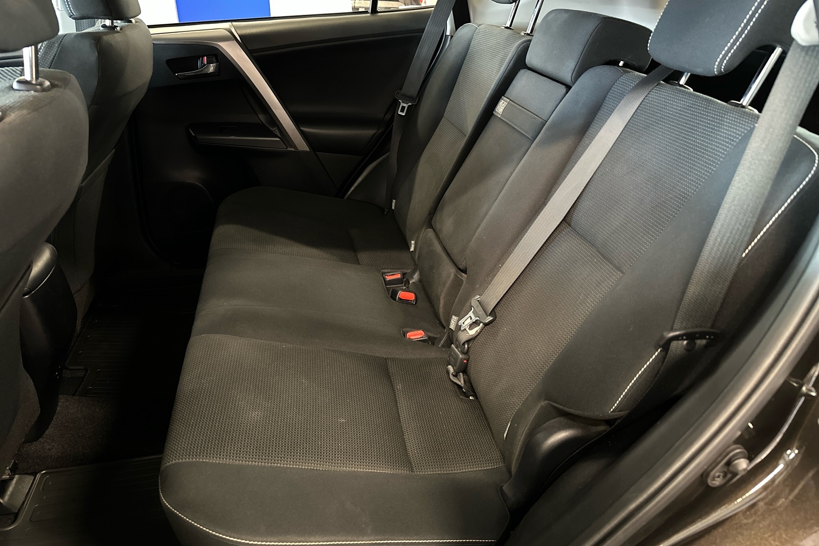 TOYOTA RAV4 2018