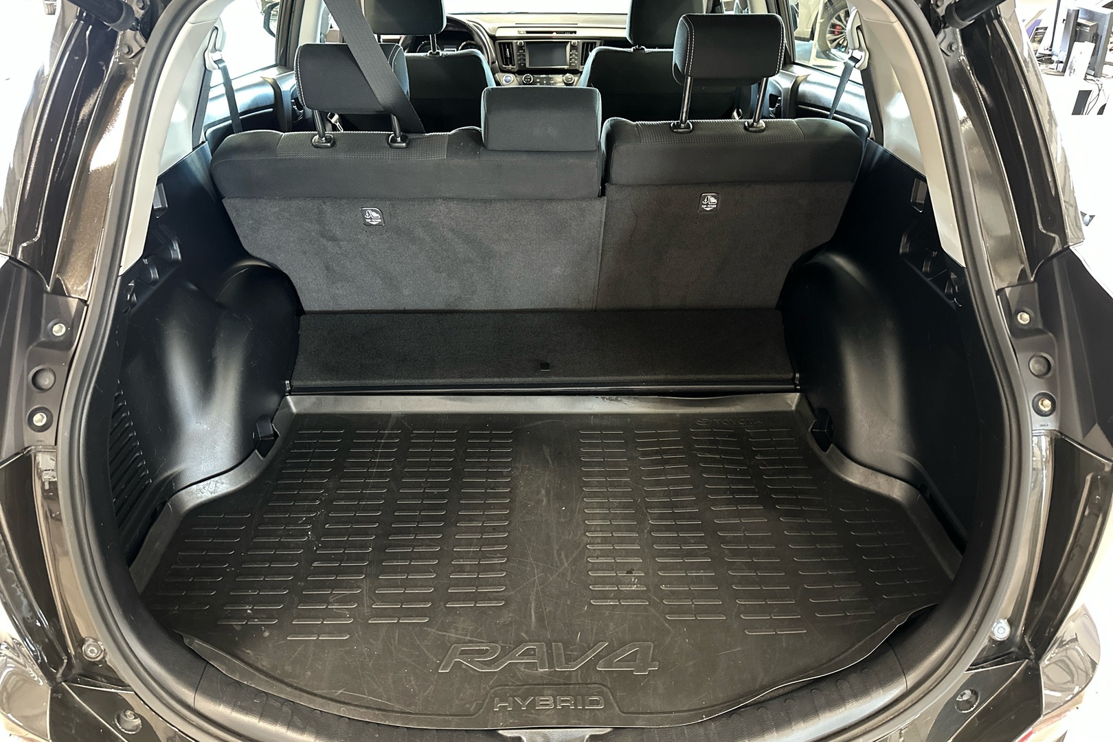 TOYOTA RAV4 2018