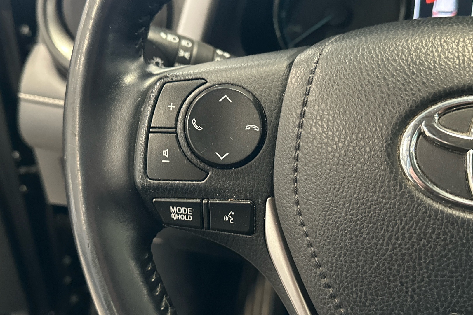 TOYOTA RAV4 2018
