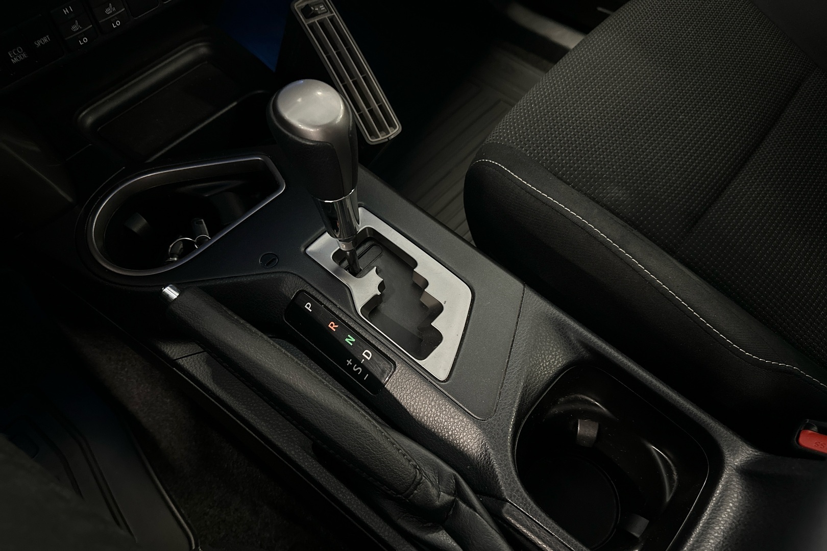 TOYOTA RAV4 2018