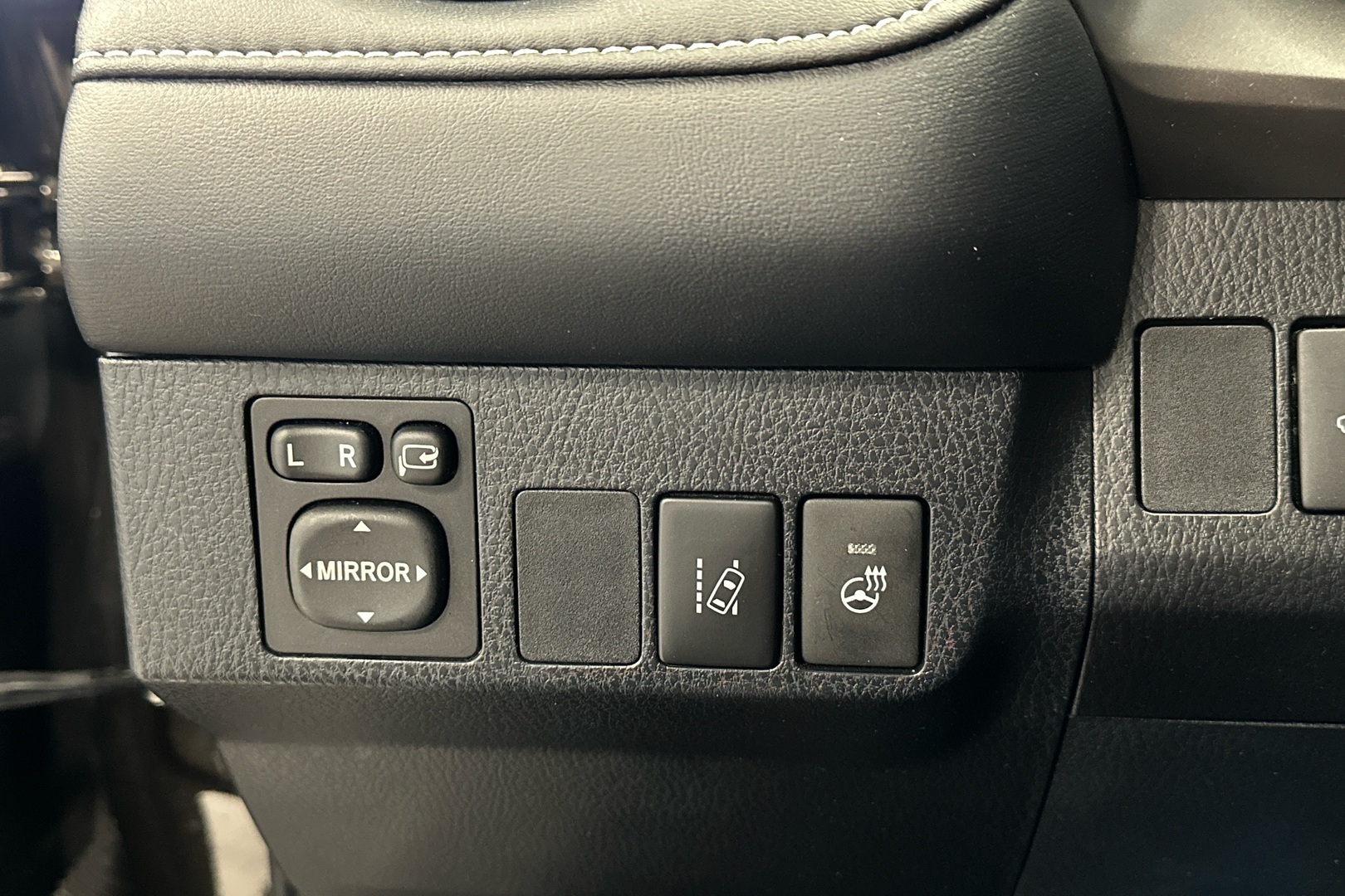 TOYOTA RAV4 2018