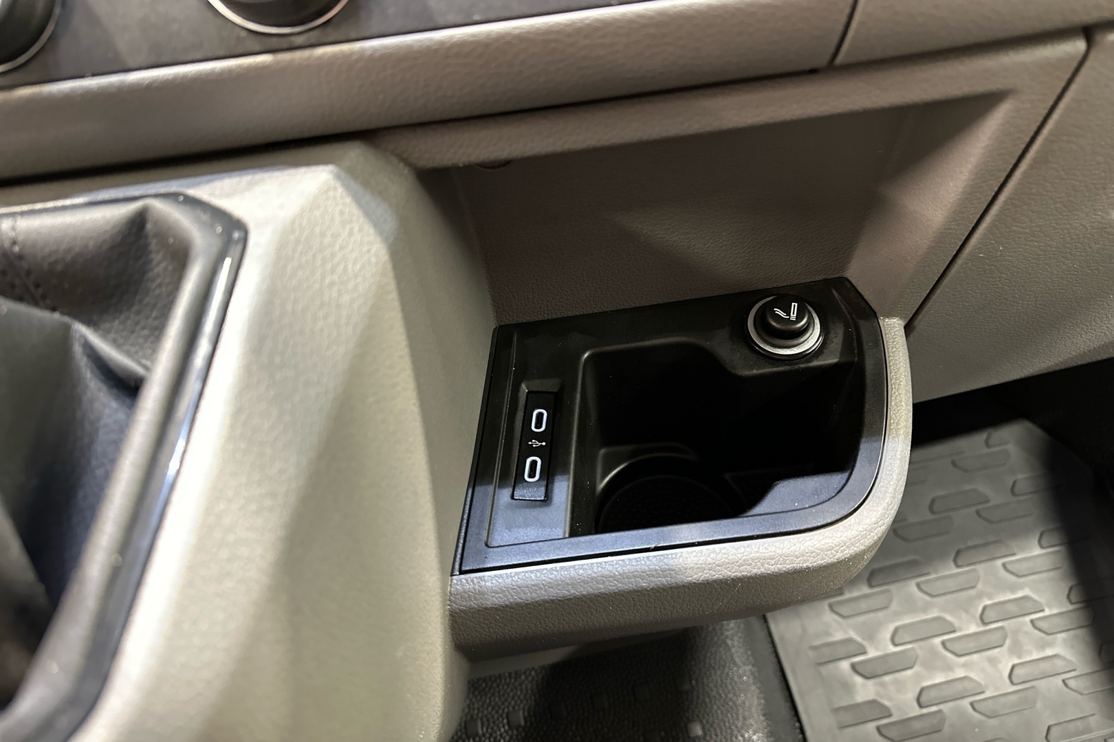 VOLKSWAGEN Transporter 2021