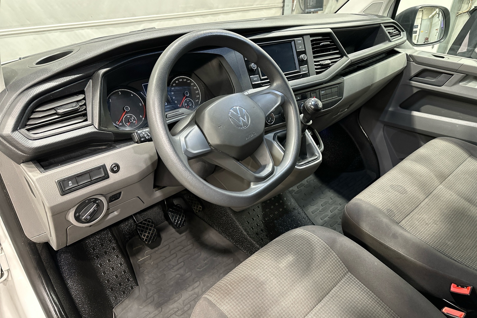 VOLKSWAGEN Transporter 2021