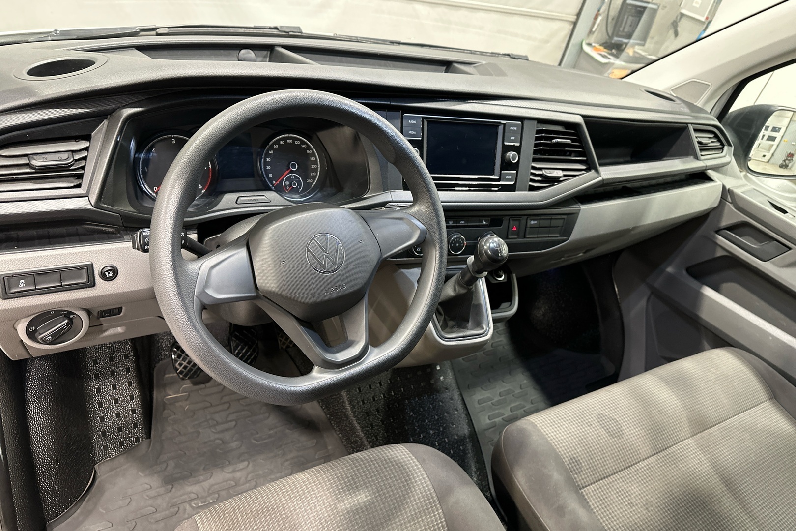 VOLKSWAGEN Transporter 2021