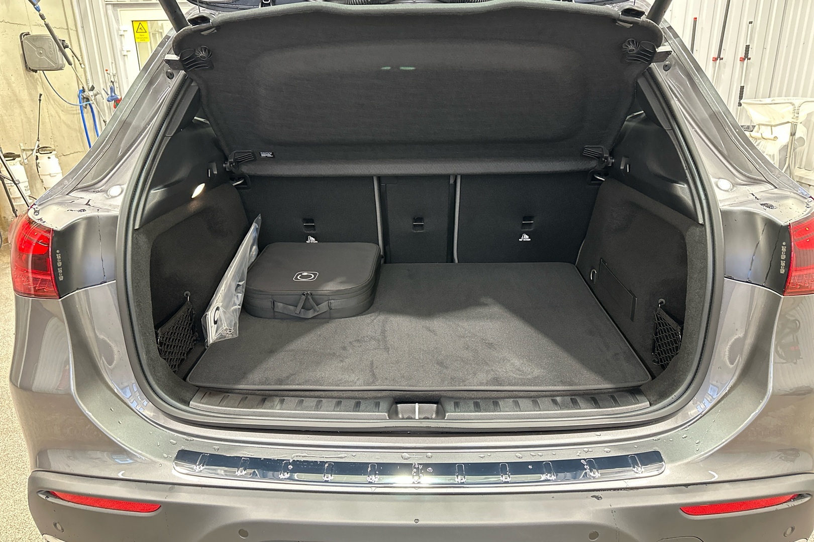 MERCEDES-BENZ EQA 2025