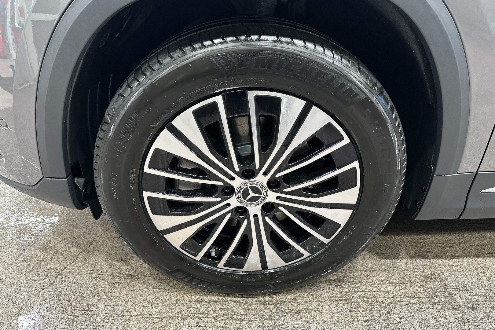 MERCEDES-BENZ EQA 2025