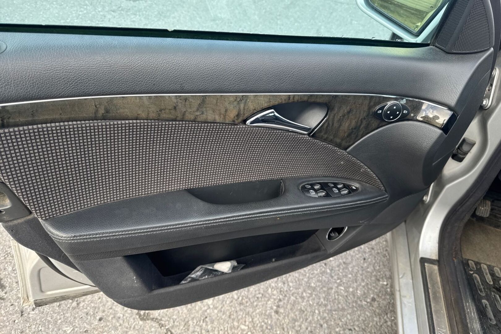 MERCEDES-BENZ E 2002